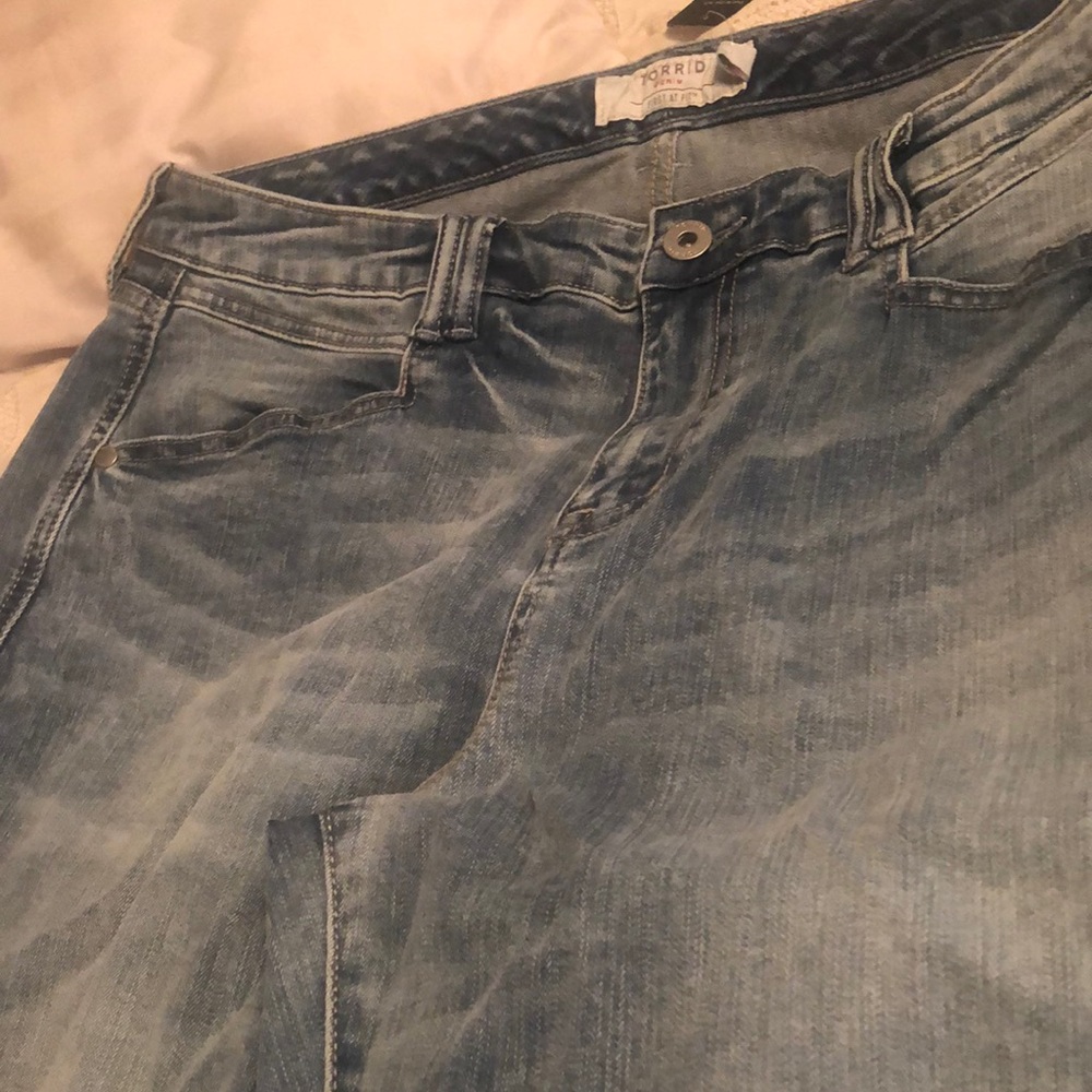 Plus size Torrid Capri pants